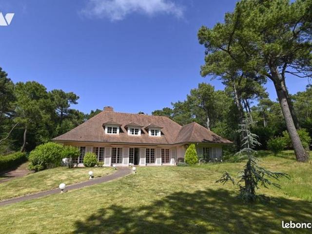 Maison 14 pièces 226 m²