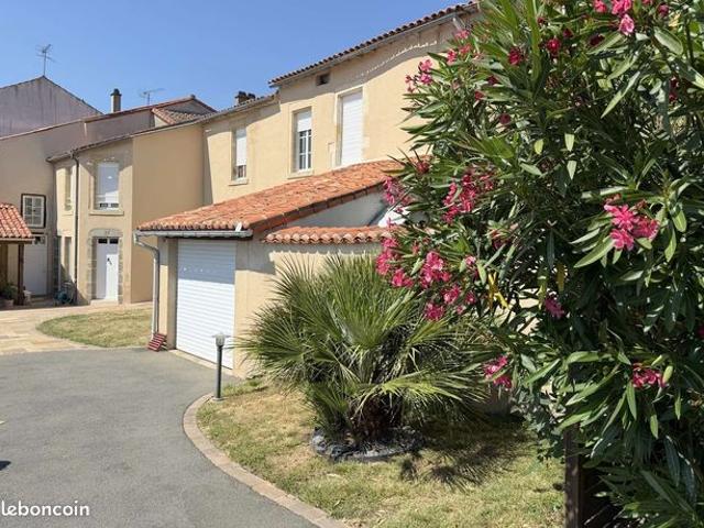 Maison 14 pièces 235 m²