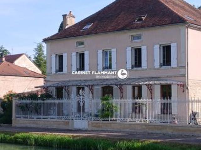 Maison 14 pièces 340 m²