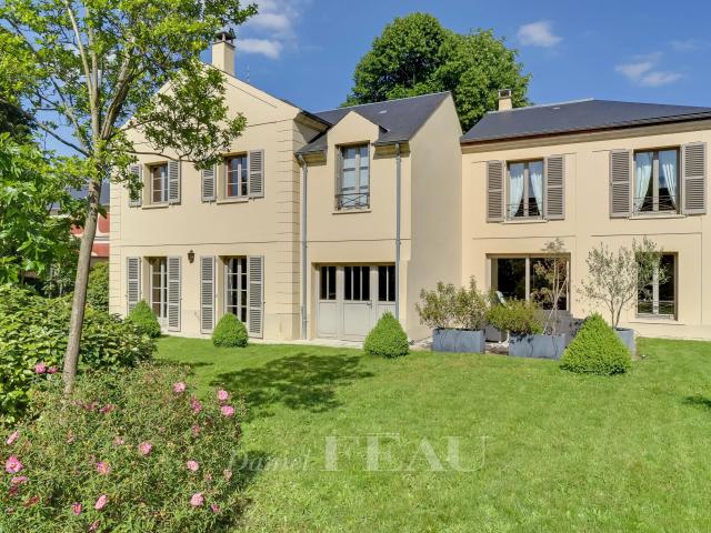 Maison 14 pièces 340 m²