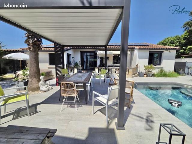 Maison 14 pièces 349 m²