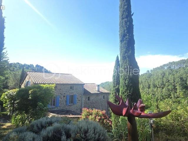 Maison 14 pièces 350 m²