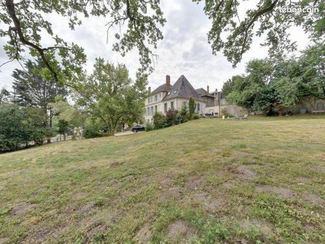 Maison 14 pièces 350 m²