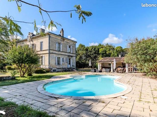 Maison 14 pièces 367 m²
