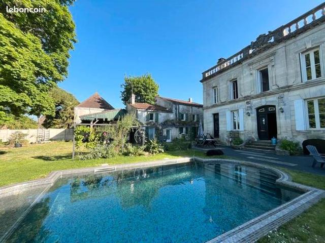 Maison 14 pièces 367 m²