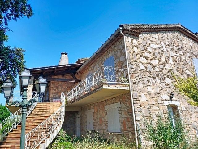 Maison 14 pièces 366 m²