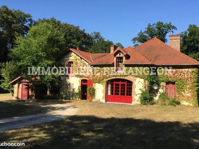 Maison 14 pièces 368 m²