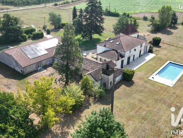 Maison 14 pièces 370 m²