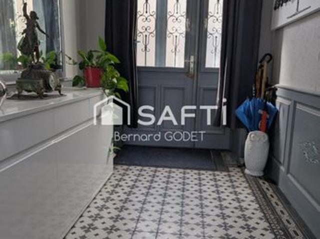 Maison 14 pièces 374 m²