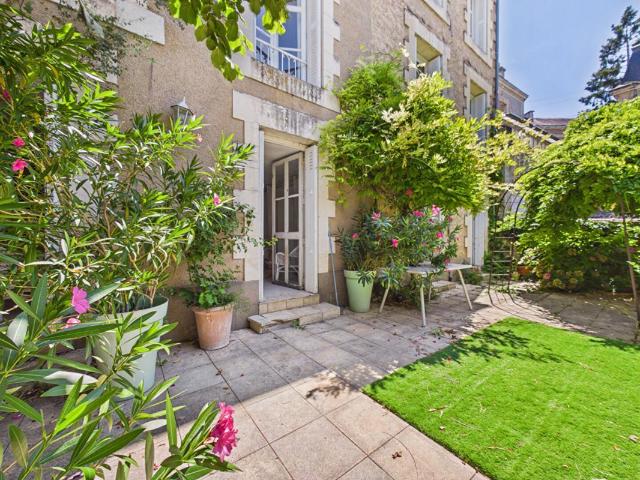 Maison 14 pièces 376 m²