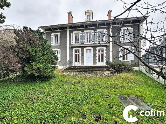 Maison 14 pièces 380 m²