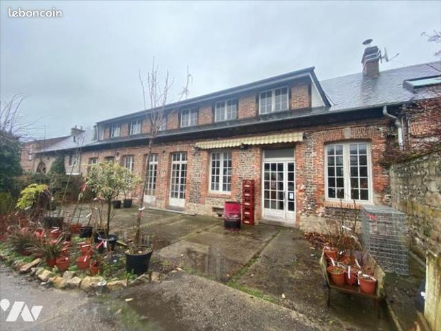 Maison 14 pièces 300 m²