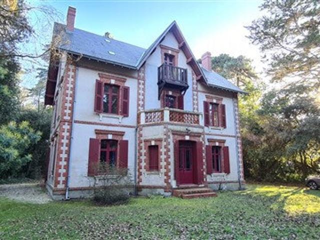 Maison 14 pièces 300 m²