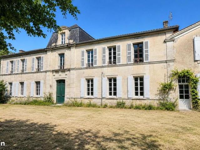Maison 14 pièces 300 m²