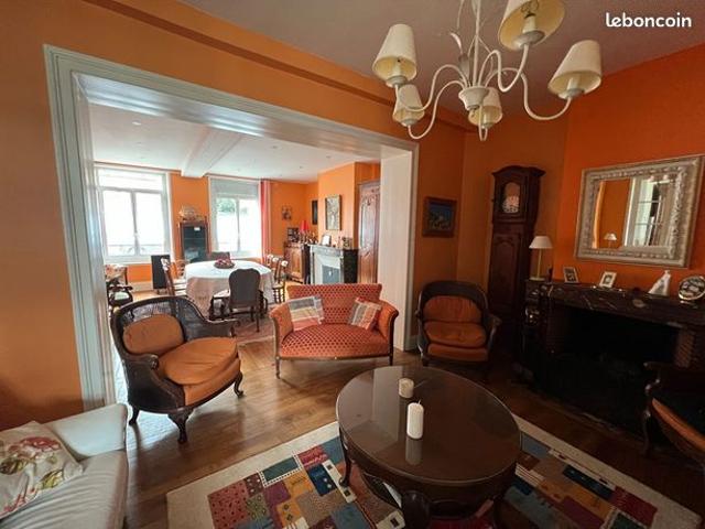 Maison 14 pièces 307 m²