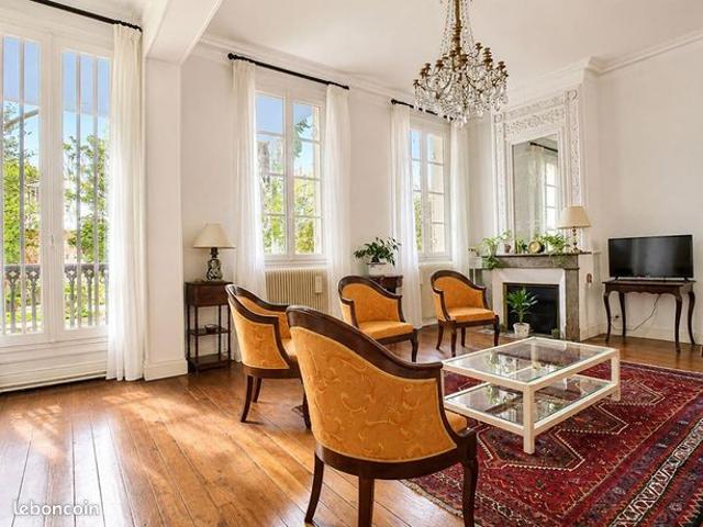 Maison 14 pièces 304 m²