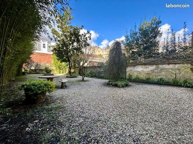Maison 14 pièces 304 m²