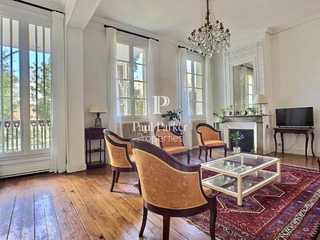Maison 14 pièces 304 m²