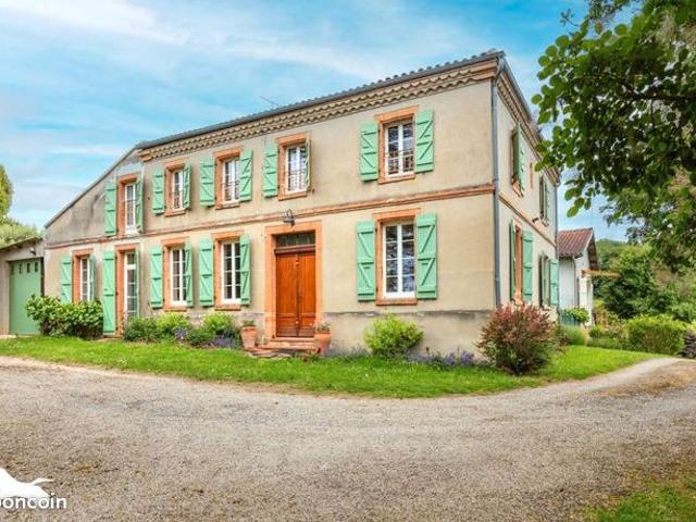 Maison 14 pièces 305 m²