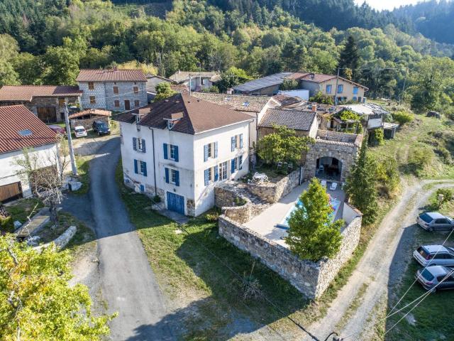 Maison 14 pièces 306 m²