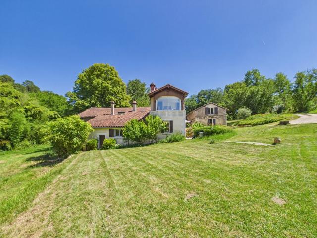 Maison 14 pièces 313 m²