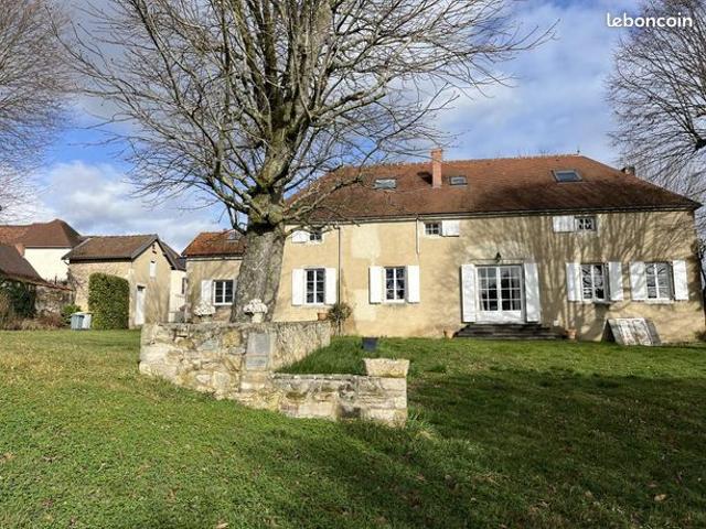 Maison 14 pièces 310 m²