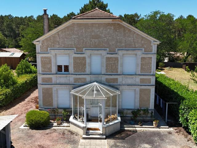 Maison 14 pièces 316 m²