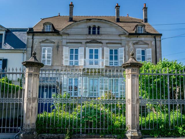 Maison 14 pièces 316 m²