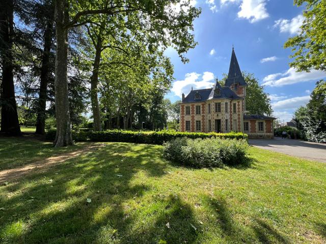 Maison 14 pièces 319 m²