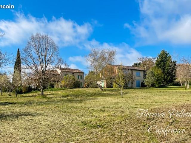 Maison 14 pièces 325 m²