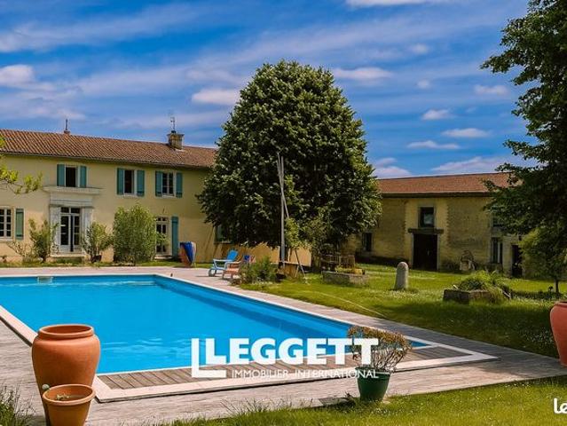 Maison 14 pièces 325 m²