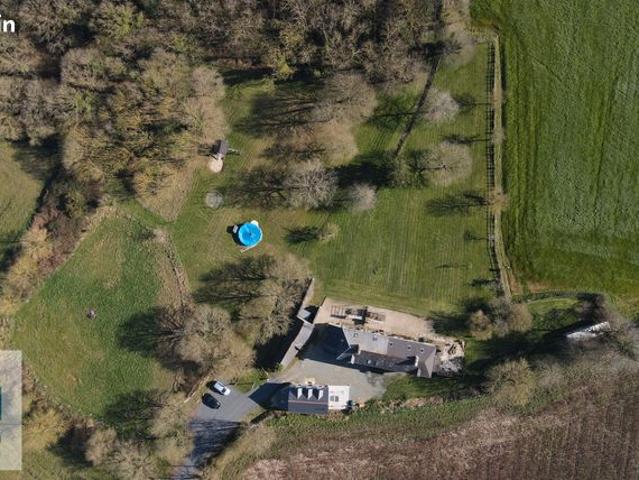 Maison 14 pièces 330 m²