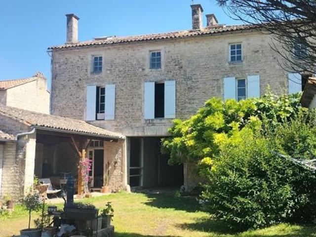 Maison 14 pièces 337 m²