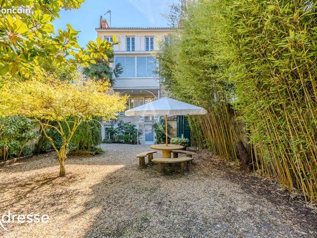 Maison 14 pièces 335 m²