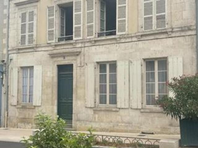 Maison 14 pièces 336 m²