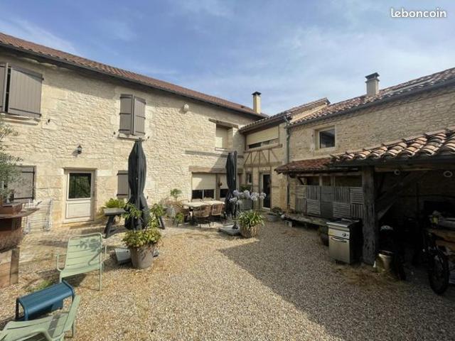 Maison 14 pièces 336 m²