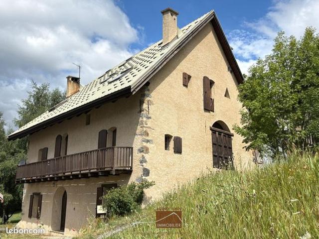 Maison 14 pièces 446 m²