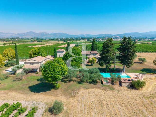 Maison 14 pièces 450 m²