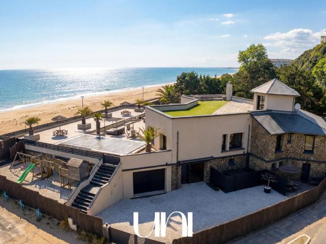 Maison 14 pièces 455 m²