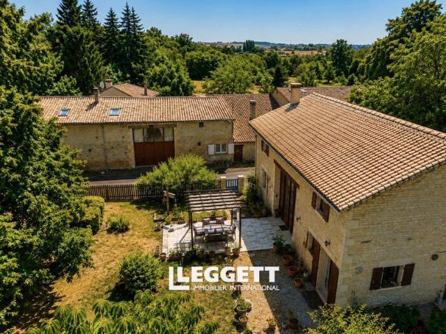 Maison 14 pièces 466 m²