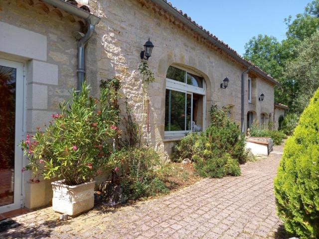 Maison 14 pièces 400 m²