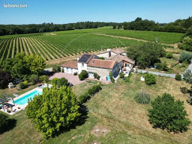 Maison 14 pièces 400 m²