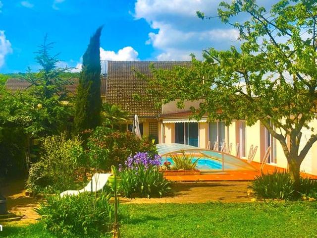 Maison 14 pièces 400 m²