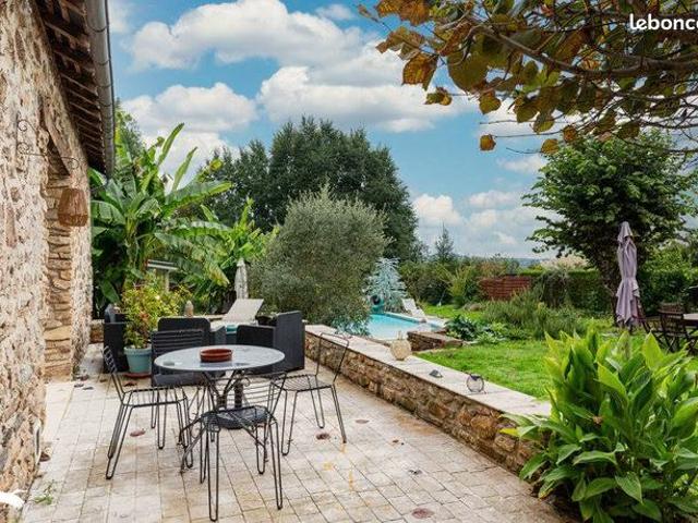 Maison 14 pièces 400 m²