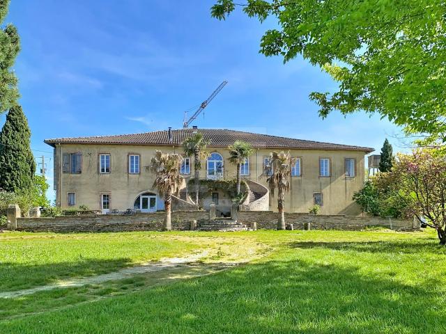 Maison 14 pièces 400 m²
