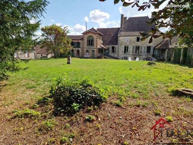Maison 14 pièces 402 m²