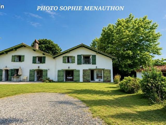 Maison 14 pièces 402 m²