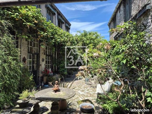 Maison 14 pièces 410 m²
