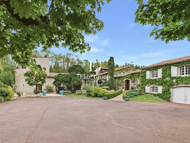 Maison 14 pièces 415 m²