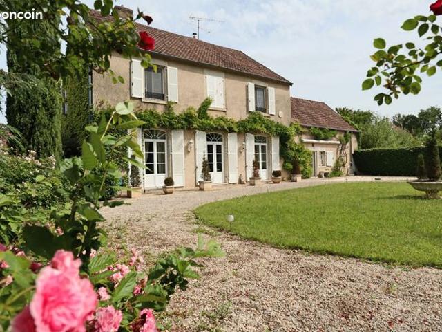Maison 14 pièces 416 m²